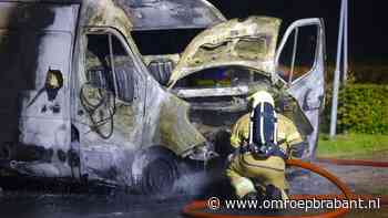 112-nieuws: bestelbus brandt uit in Veghel • 6 autobranden in Tilburg
