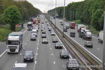 Verkeershinder door plaatsen dynamische signalisatie op E40 Sterrebeek-Brussel