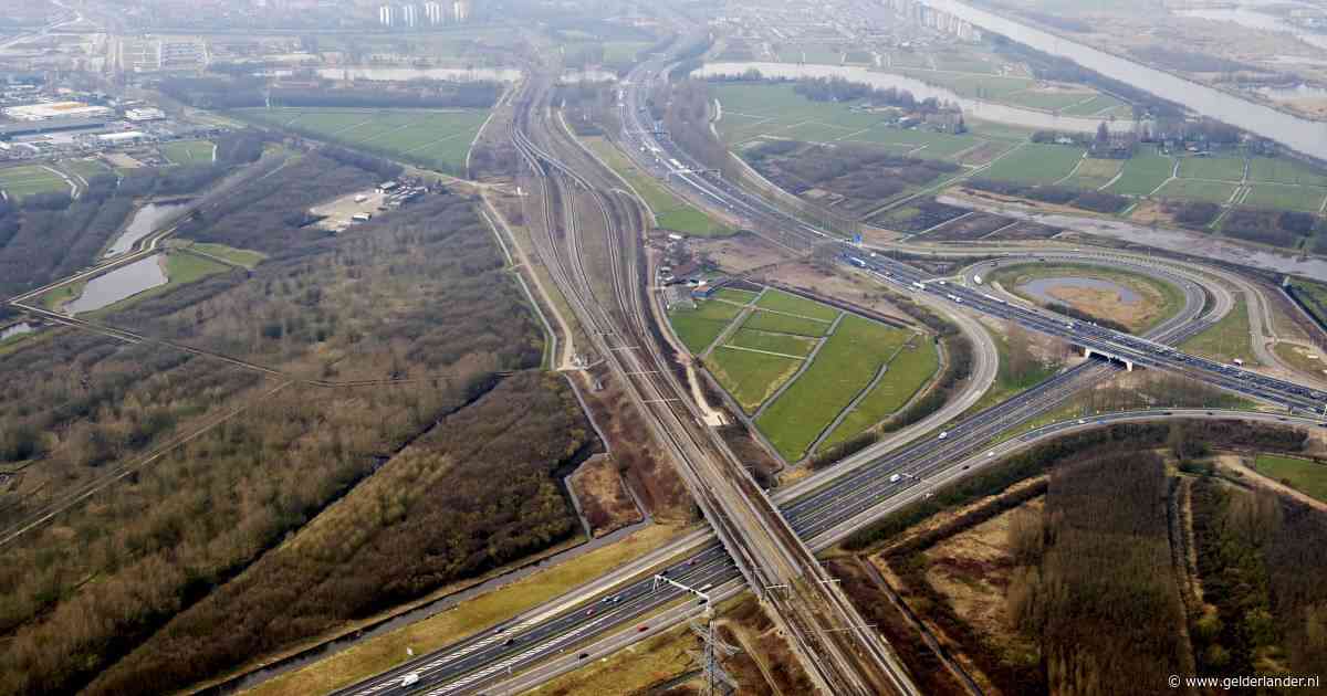 A9 bij Schipholbrug in beide richtingen tot 10.00 uur dicht door uitgelopen werkzaamheden