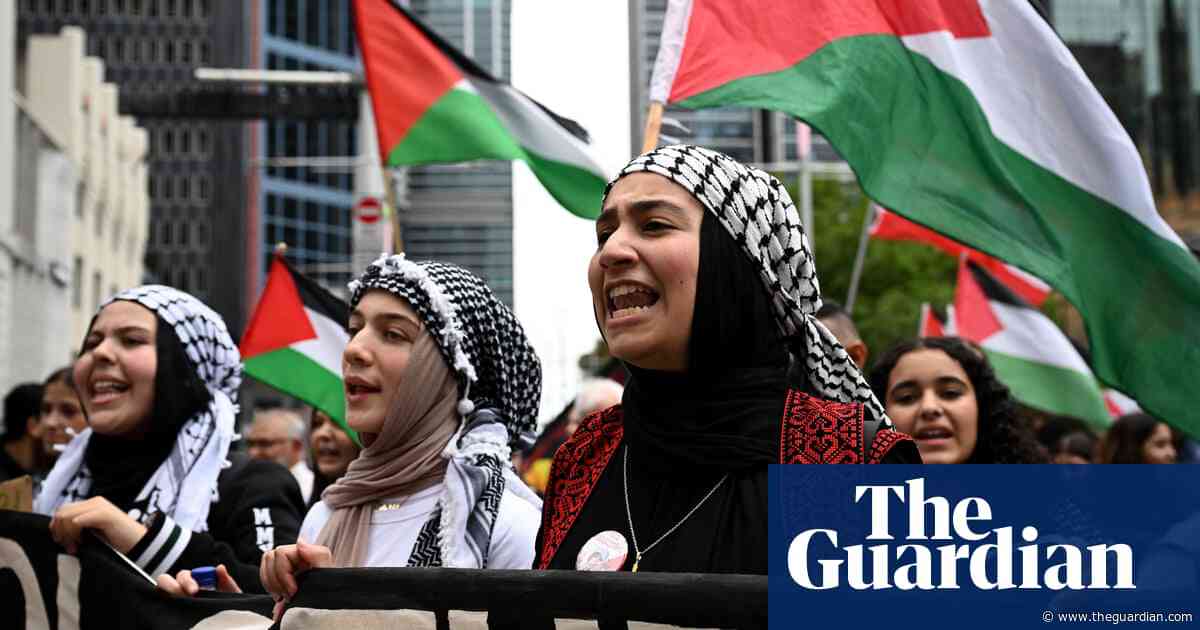 ‘Can’t look away’: Israel-Gaza war driving rise in news consumption among gen Z Australians, report suggests