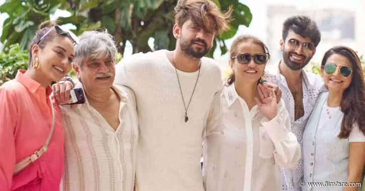 Sonakshi Sinha poses with Zaheer Iqbals family ahead of her wedding