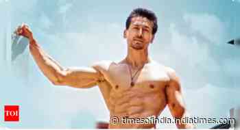 Tiger Shroff's fan holds a plank for 25 minutes!