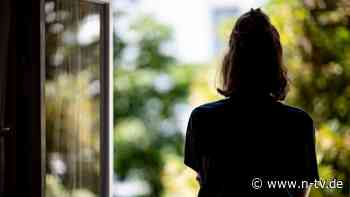 Mehr Frauen als Männer betroffen: Studie: Jeder zehnte junge Mensch fühlt sich sehr einsam