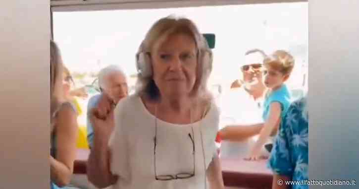 La candidata sindaco Adriana Poli Bortone si scatena alla consolle a Lecce: “Ballo meglio di Salvini”
