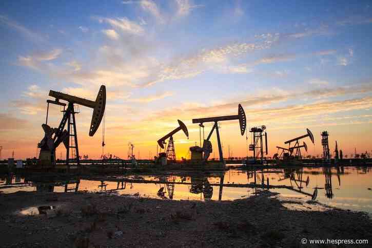 ضعف الطلب يرفع أسعار النفط العالمية