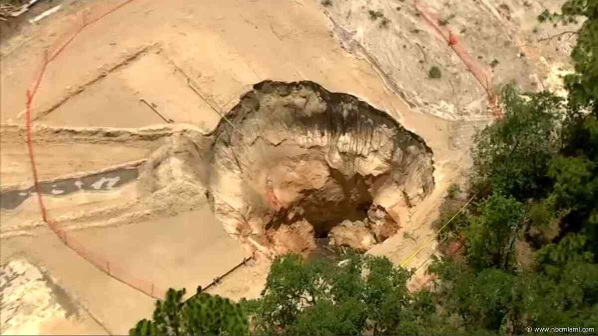 Video shows massive hole open up near home in Florida