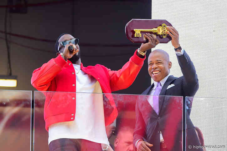 Diddy Returns The Keys To New York City To The Mayor’s Office