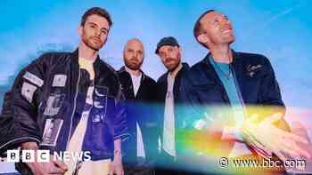 Coldplay to make vinyl albums from plastic bottles