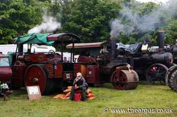 Sussex: Vintage steam engines in Nutley for festival