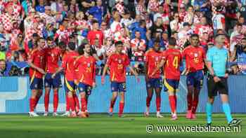 Joselu is woedend na Spanje - Kroatië, negeert de media en zit ruim voor vertrek in de spelersbus