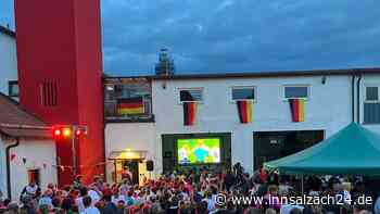 Völlig losgelöst: Public-Viewing des FC Mühldorf ein voller Erfolg