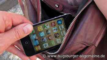 Im Schnellrestaurant: Trickdiebin erbeutet ein teures Handy
