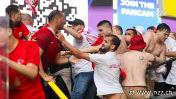 KURZMELDUNGEN - EM 2024: Türkische und georgische Fans prügeln sich vor Spiel im Stadion +++ Fanzonen in Dortmund und Leipzig wegen Unwetterwarnung geschlossen