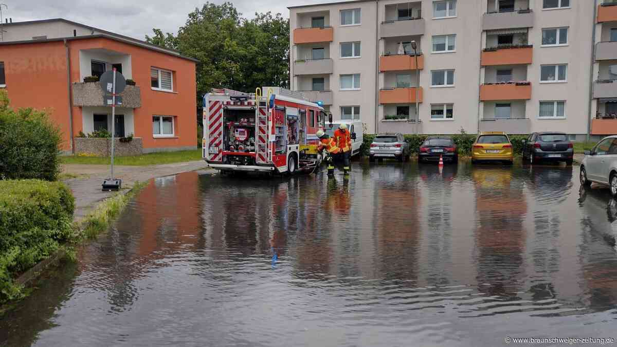 25 Unwettereinsätze in Braunschweig – Feuerwehr pumpt Keller aus