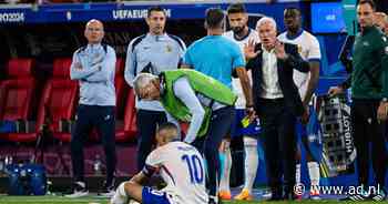 Franse bondscoach komt met update over blessure Mbappé: ‘Hij moet neusoperatie ondergaan’
