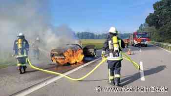 Auto fängt während Fahrt plötzlich zu brennen an – St2357 stundenlang voll gesperrt