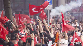 Autokorso und verbotene Pyro: Türken feiern EM-Erfolg euphorisch