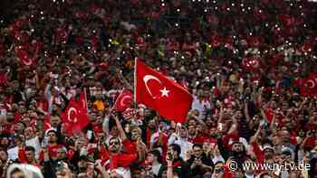 90 Minuten Achterbahn: Emre lebt den türkischen Traum in Dortmund