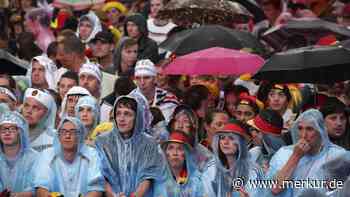 Starkegen, Blitz und Donner: Public Viewing kann in Bayern mancherorts ins Wasser fallen