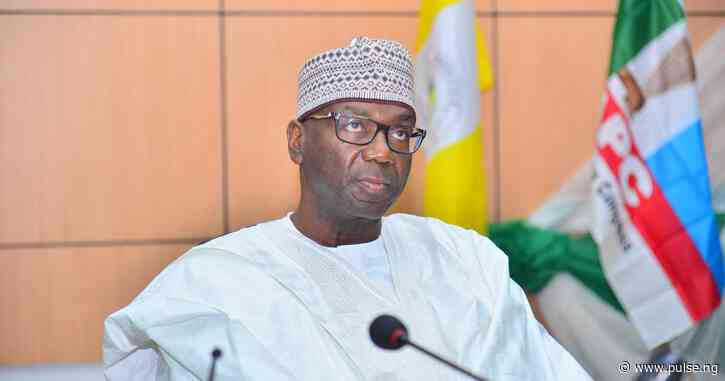 Governor AbdulRazaq offers condolences to Saraki on mother's passing