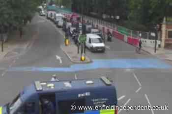 Chelsea Bridge London closed after cyclist and lorry crash