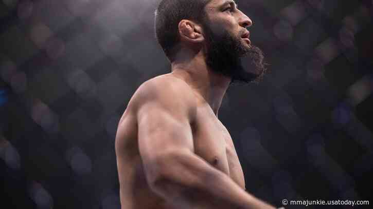 Daniel Cormier worried Khamzat Chimaev won't meet UFC star potential: 'It'll be very difficult'