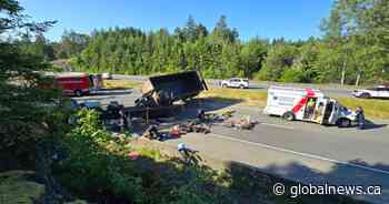 Highway closed, 2 sent to hospital following crash in Nanaimo