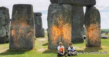 Stonehenge: Klimademonstranten besprühen Steinkreis mit orangefarbener Substanz