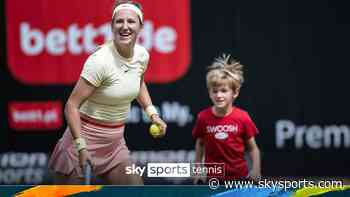 Azarenka invites her son and fans on to the court for a rally!