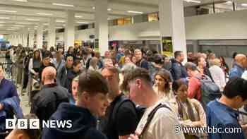 Manchester Airport passengers without luggage after power cut