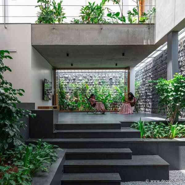 Courtyards create "communal atmosphere" at Indian house by A Threshold