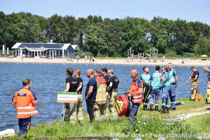 Zorgen om vermiste zwemmer Ouderkerk aan de Amstel, na uur gevonden en naar ziekenhuis