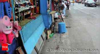 Mamata Banerjee effect: Civic staff, cops hit road to clean up mess in West Bengal