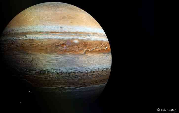 James Webb zoomt in op een ‘saai’ stukje Jupiter – maar dat blijkt helemaal niet zo saai te zijn