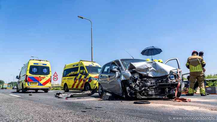 Ongeval met twee auto's op de A27: snelweg dicht
