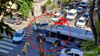 Incidente a Monteverde, scontro tra bus e un'auto: feriti 5 passeggeri