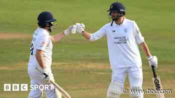 Vince & Dawson hit tons as Hampshire set Bears big target