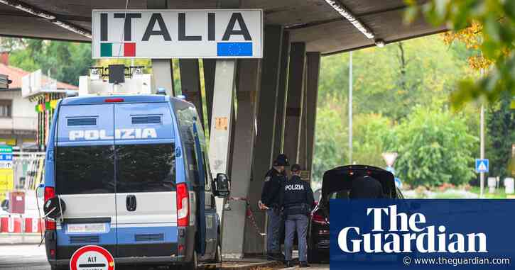 Police bust gang using luxury cars to smuggle Chinese migrants into Italy