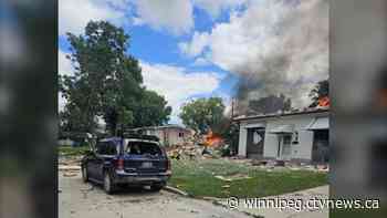 House explodes in Transcona; Winnipeg firefighters responding