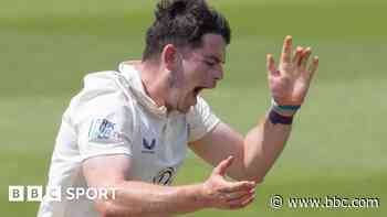 Bamber strikes as Middlesex ease to Derbyshire win
