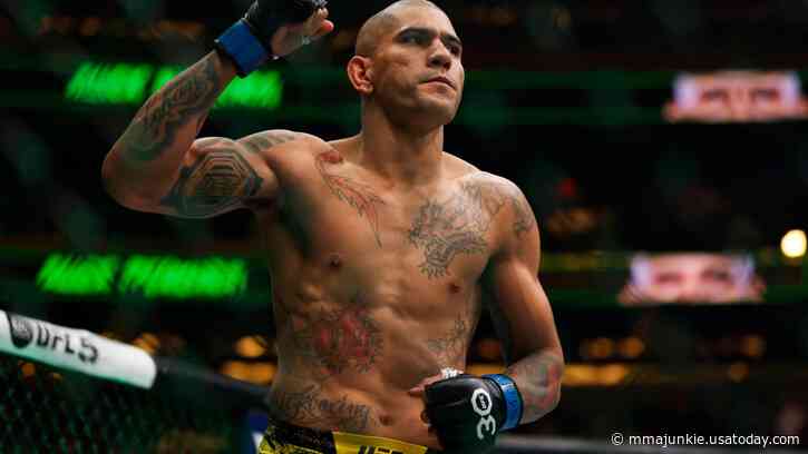 Alex Pereira def. Jiri Prochazka at UFC 295: Best photos