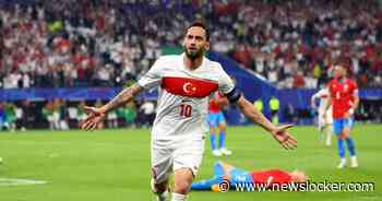 LIVE EK voetbal | Turkije komt op voorsprong tegen de tien van Tsjechië en koerst hard af op achtste finale