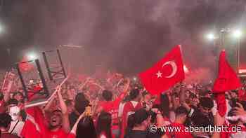 Last-Minute-Tor lässt Türkei-Fans eskalieren – Verkehr bricht zusammen