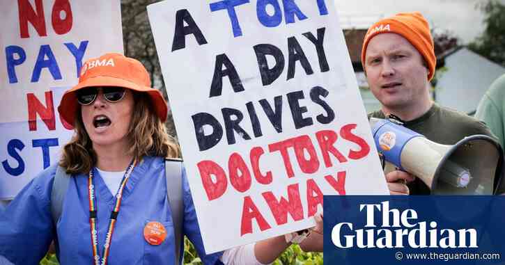 ‘We feel dispirited’: striking junior doctors worn down but determined to fight on