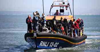 Ruim 150 migranten in kleine boten onderweg naar Engeland gered