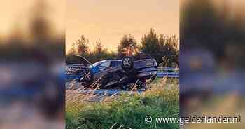 Auto slaat over de kop op A50 bij Ewijk: één rijstrook gesloten