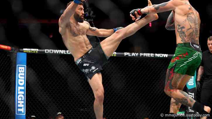 Roman Dolidze def. Anthony Smith at UFC 303: Best photos