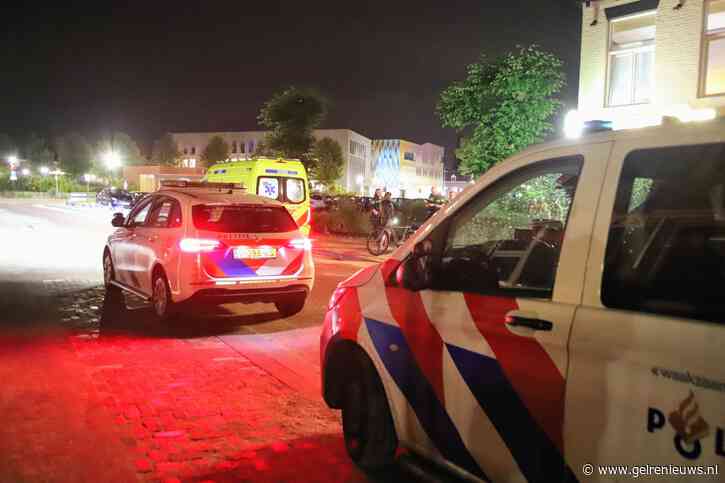 Overval gemeld in Tiel, naast politie ook ambulance voor café