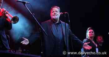 Glastonbury 2024: Russell Crowe sings about Southampton
