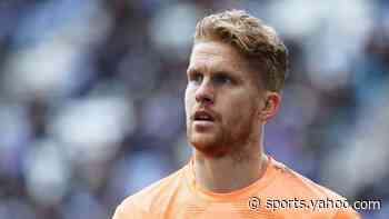 Port Vale bring in keeper Amos and re-sign Hall